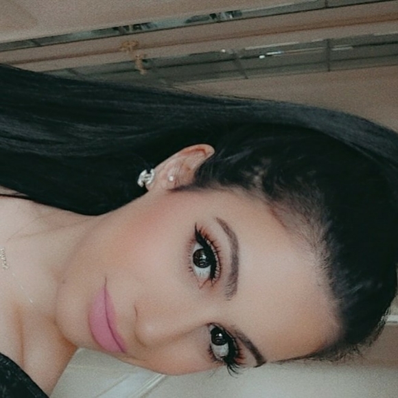 Meet your Posher, Sonya - Picture 2 of 4